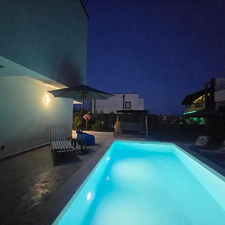 Villa Cadaques, Private Pool With Heating And Salt Water