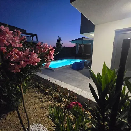 Cadaques, Private Pool With Heating And Salt Water Lozenets