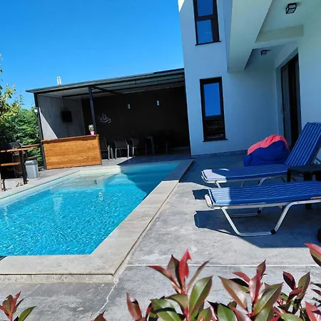 Cadaques, Private Pool With Heating And Salt Water Willa *