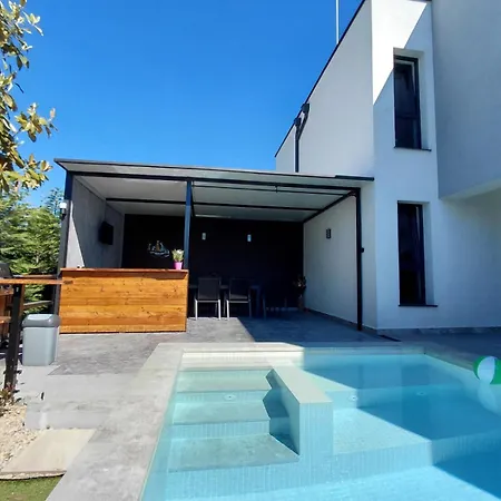 Cadaques, Private Pool With Heating And Salt Water
