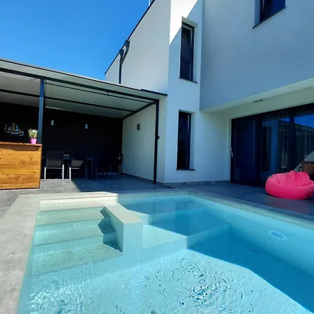 Cadaques, Private Pool With Heating And Salt Water Lozenets