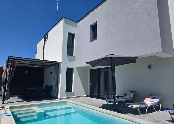 Cadaques, Private Pool With Heating And Salt Water *